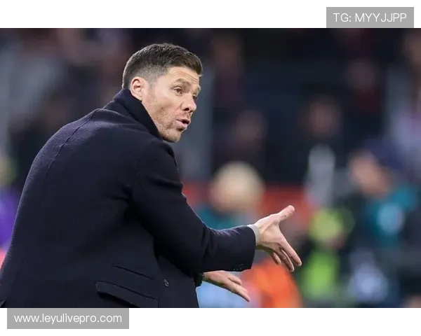 勒沃库森更衣室唱歌庆祝，主帅跳舞视频爆红